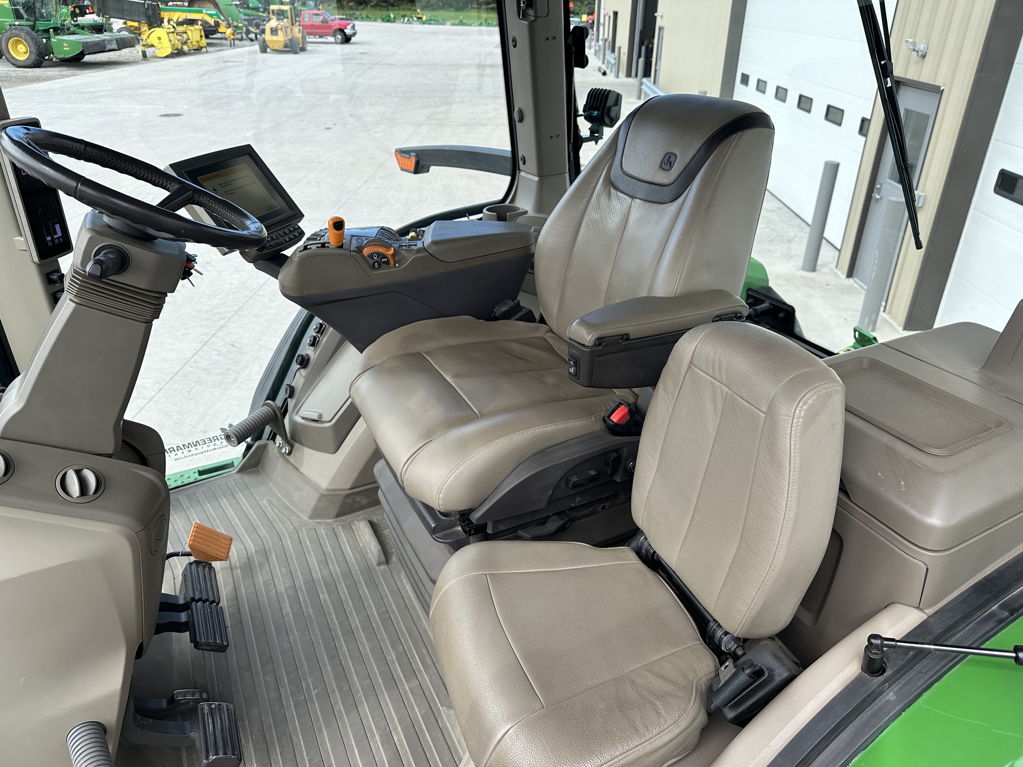 2020 John Deere 8R 410 Image 8