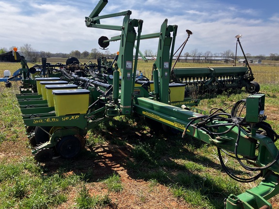 2005 John Deere 1770NT