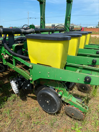 2005 John Deere 1770NT