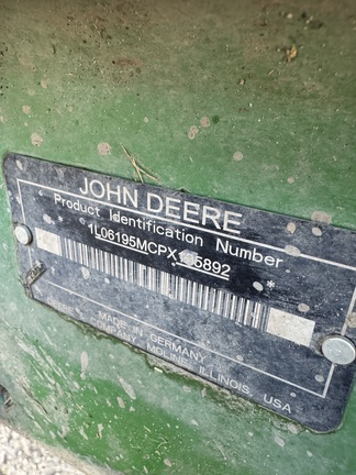 Used 2023 John Deere 6195M Row Crop Tractors at Horizon Ag & Turf in Warburg, AB - Photo5