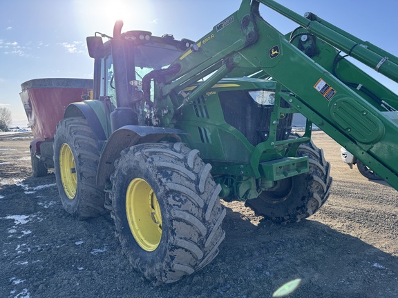  John Deere 6195M