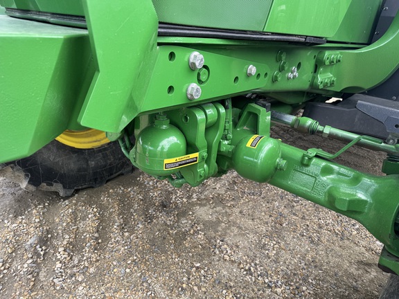 Used 2023 John Deere 6195M Row Crop Tractors at Horizon Ag & Turf in Vermilion, AB - Photo5