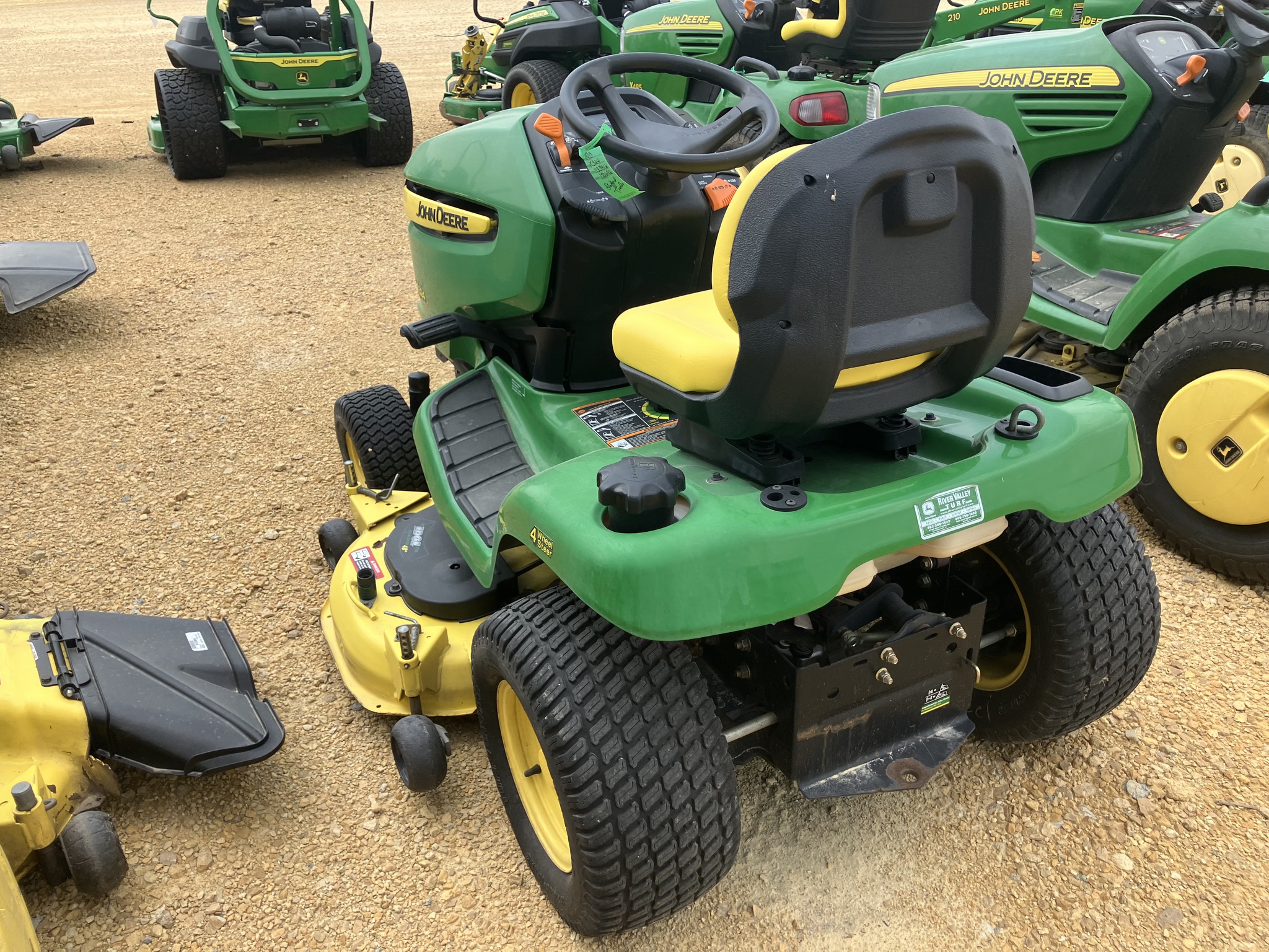 2010 John Deere X324 Image 4