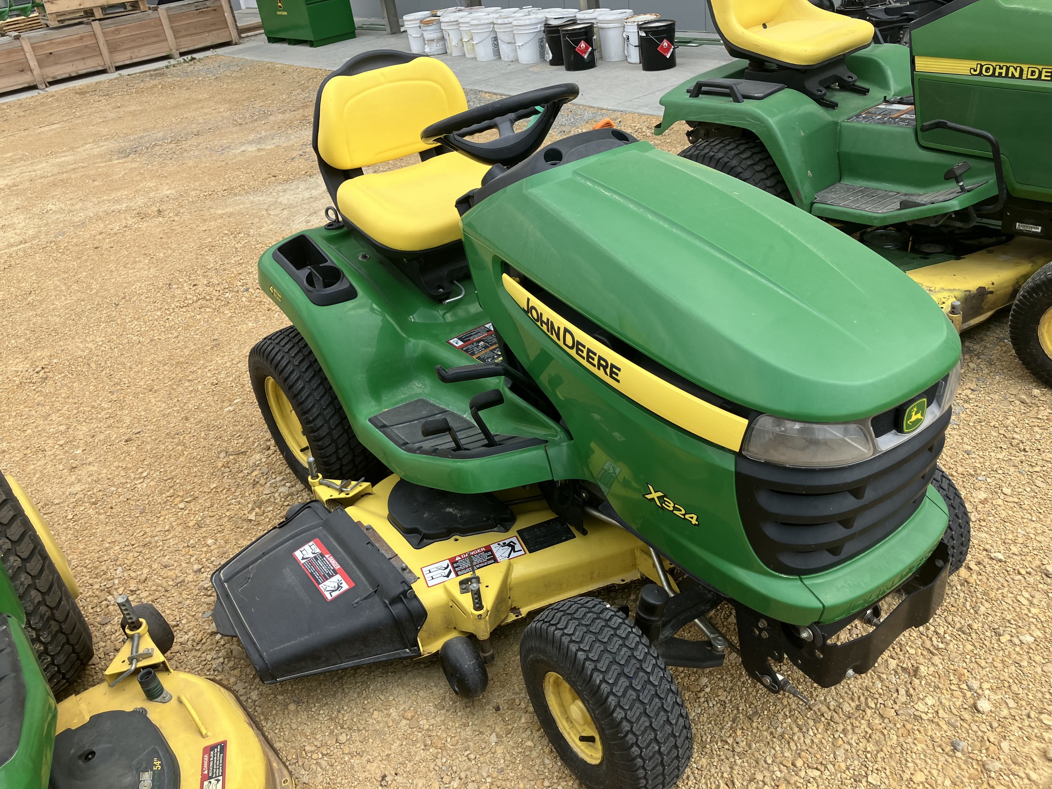 2010 John Deere X324 Image 2