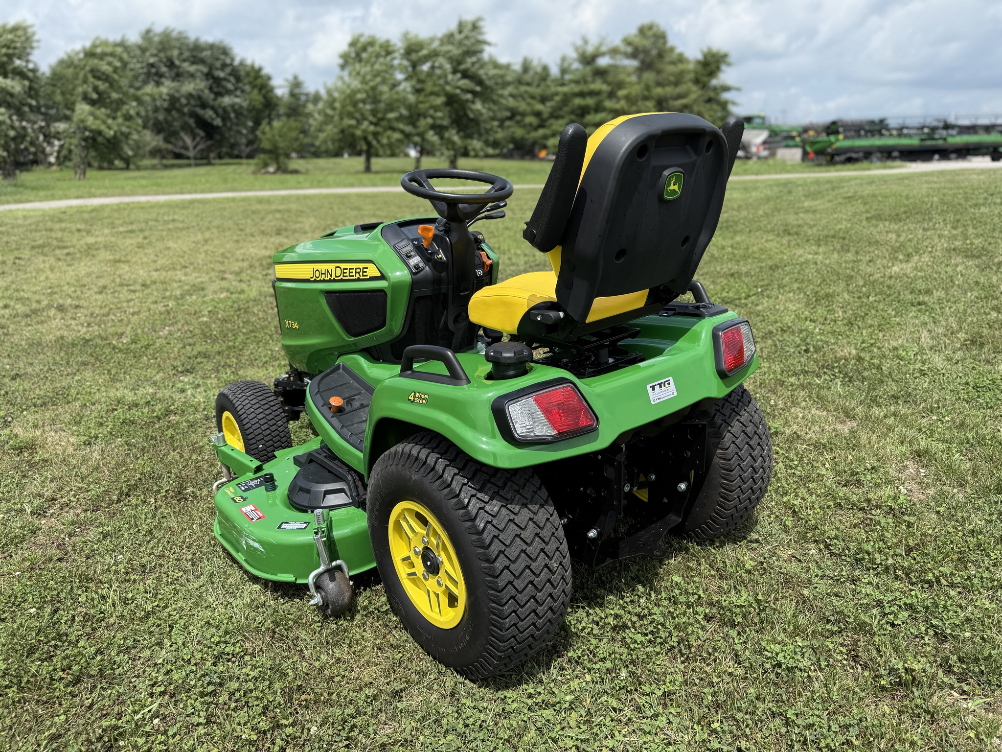2023 John Deere X734 Image 7