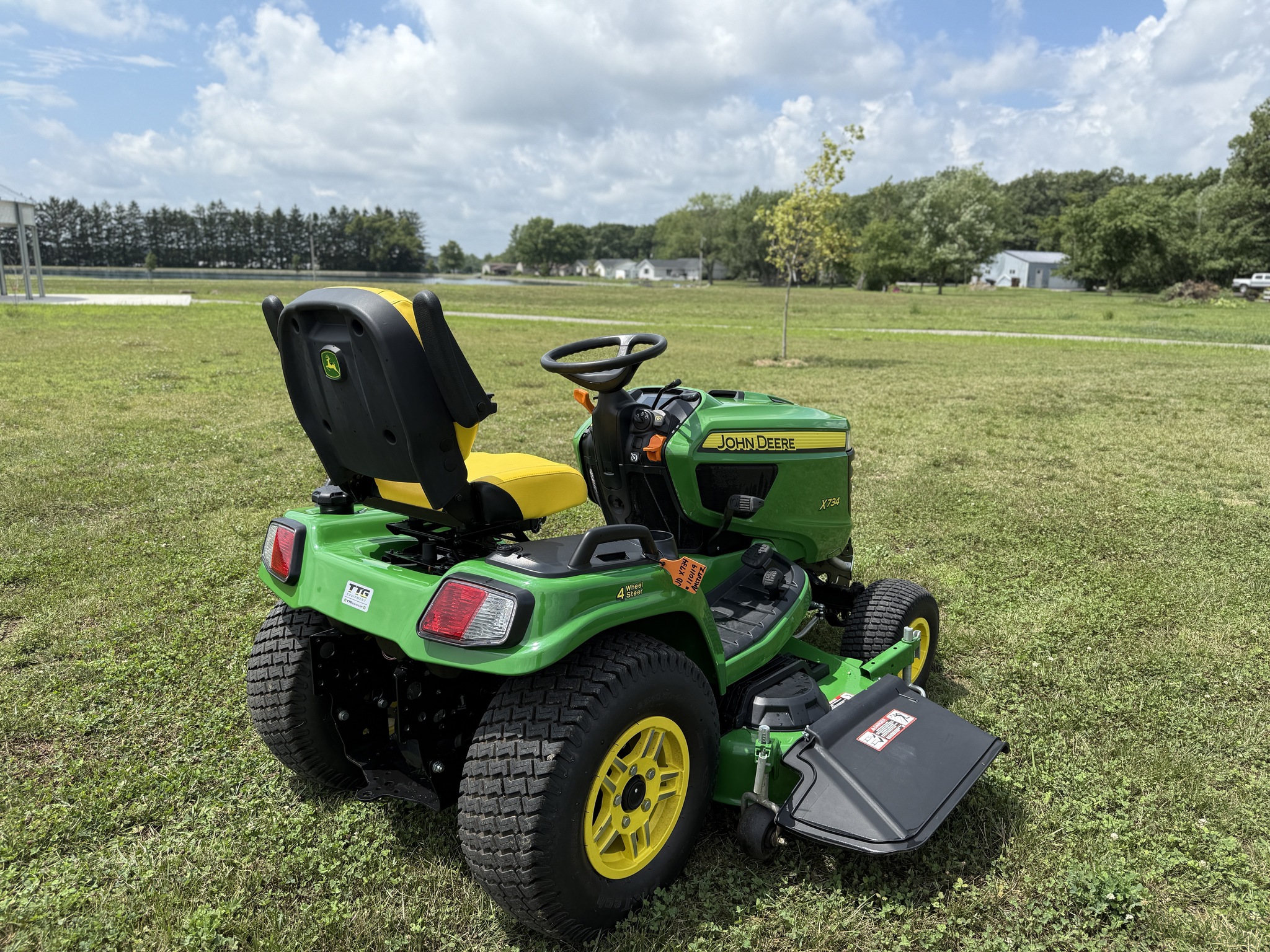 2023 John Deere X734 Image 11