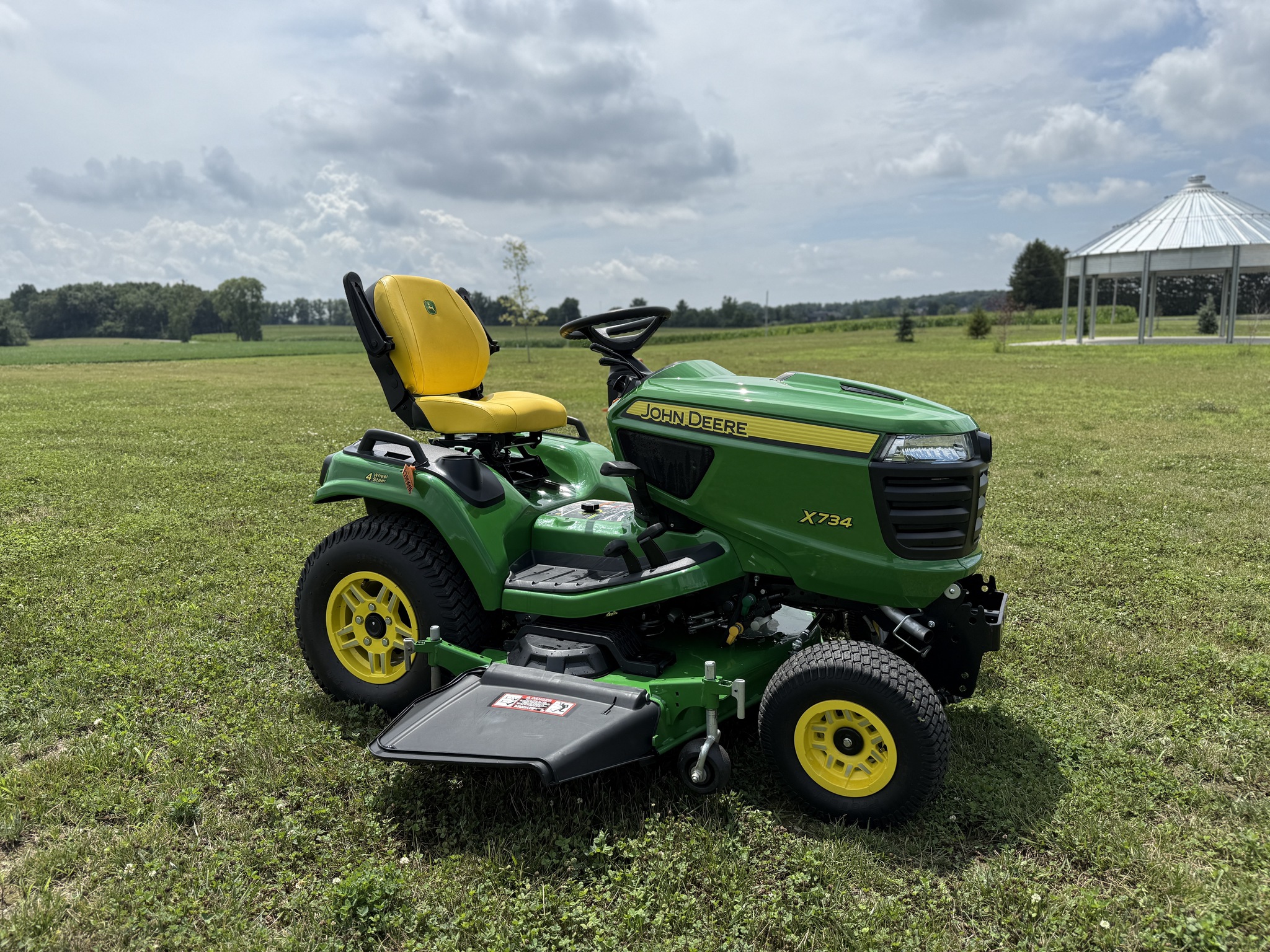 2023 John Deere X734 Image 15