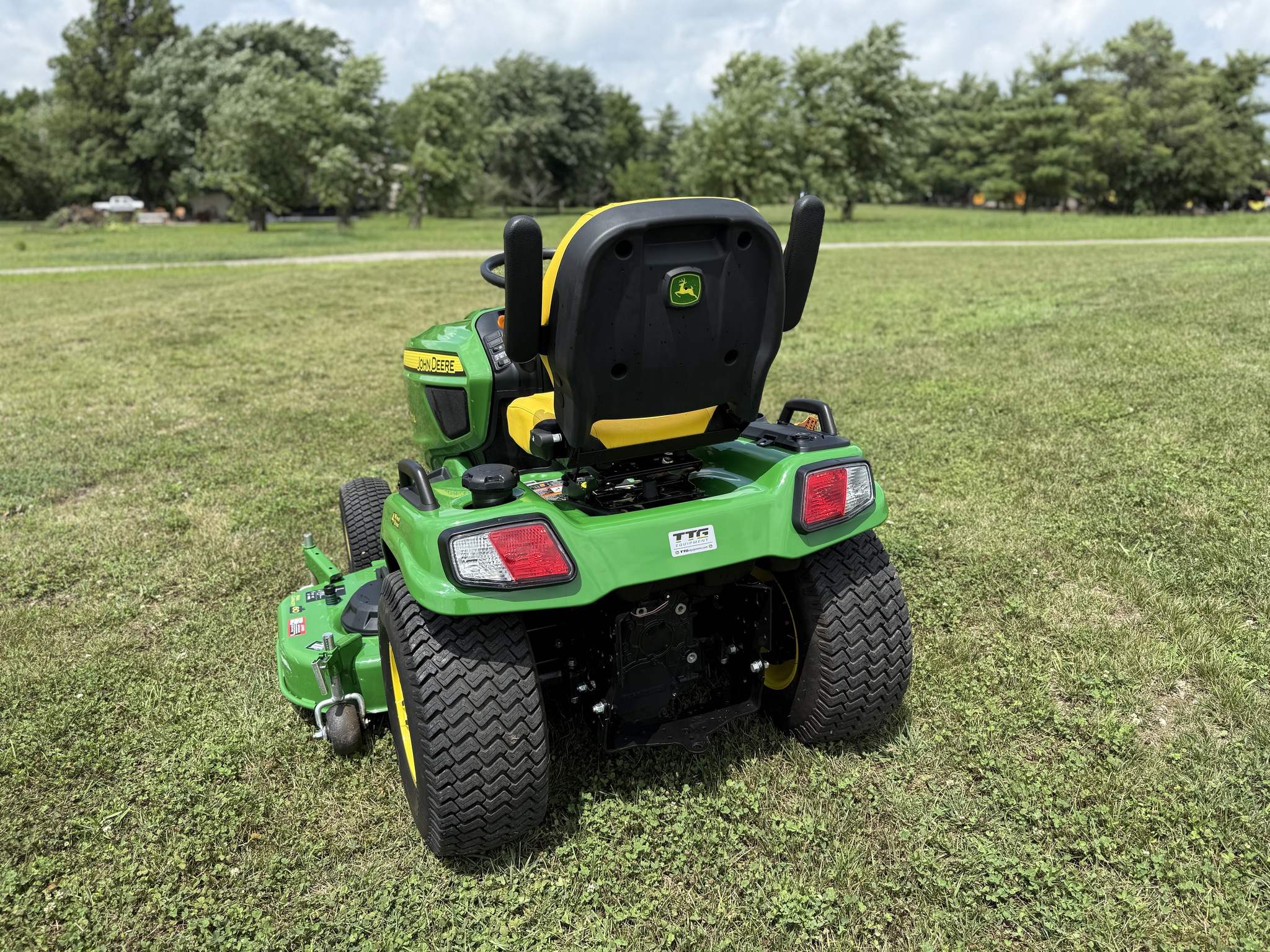 2023 John Deere X734 Image 8