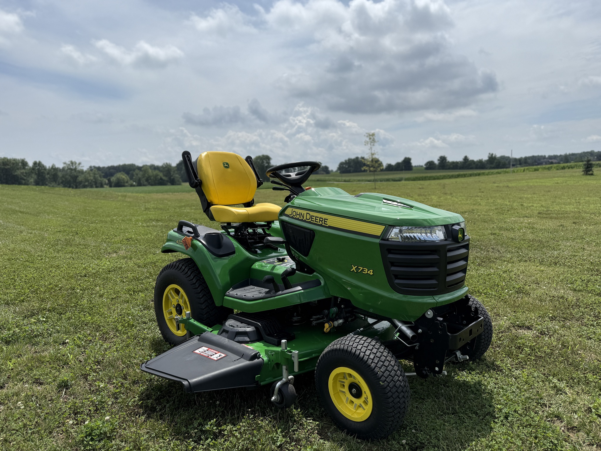 2023 John Deere X734 Image 16