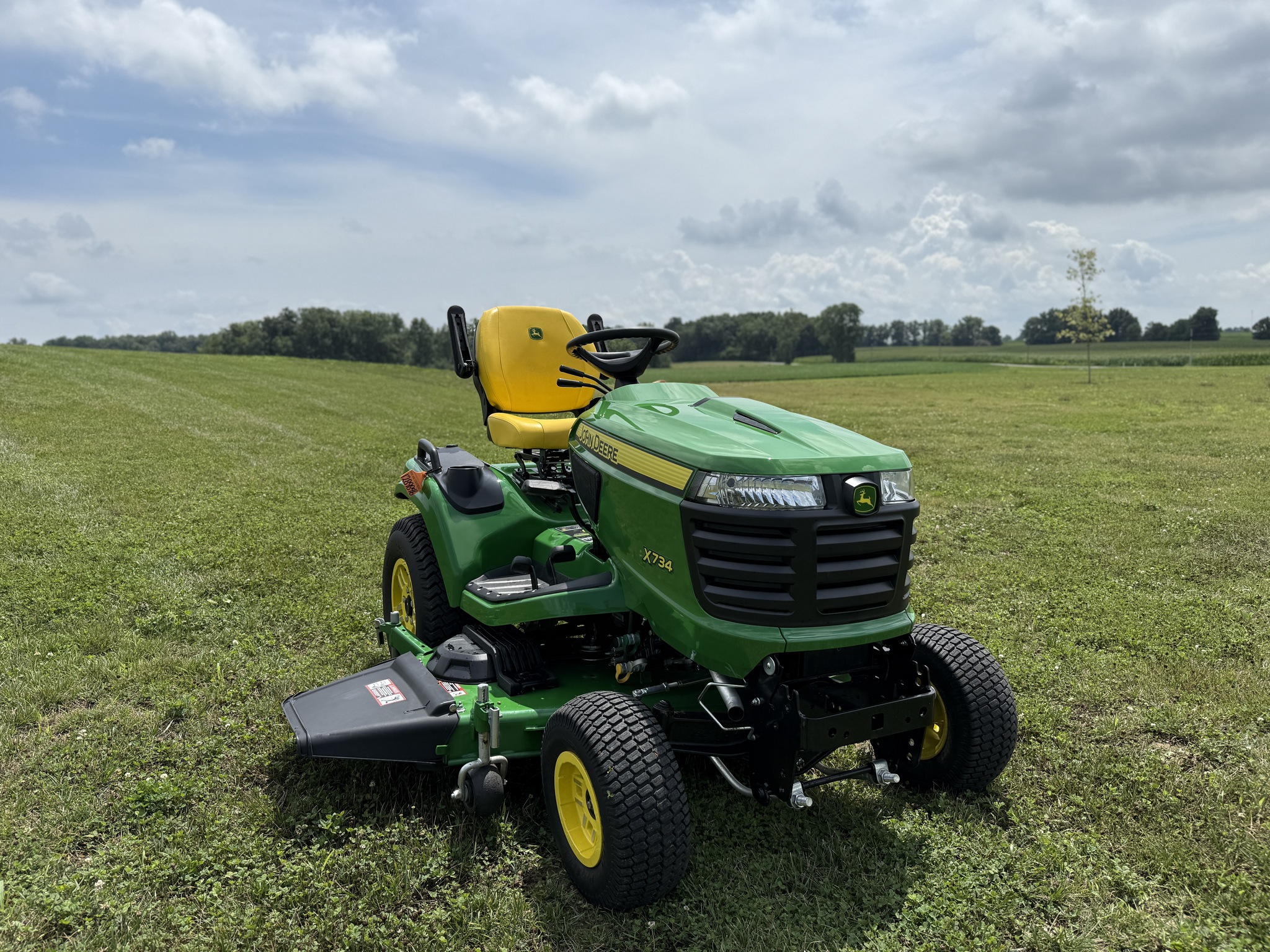 2023 John Deere X734 Image 17
