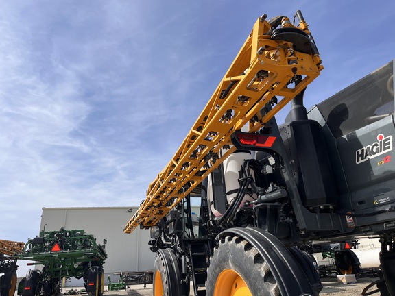 2025 Hagie STS12 - Photo21