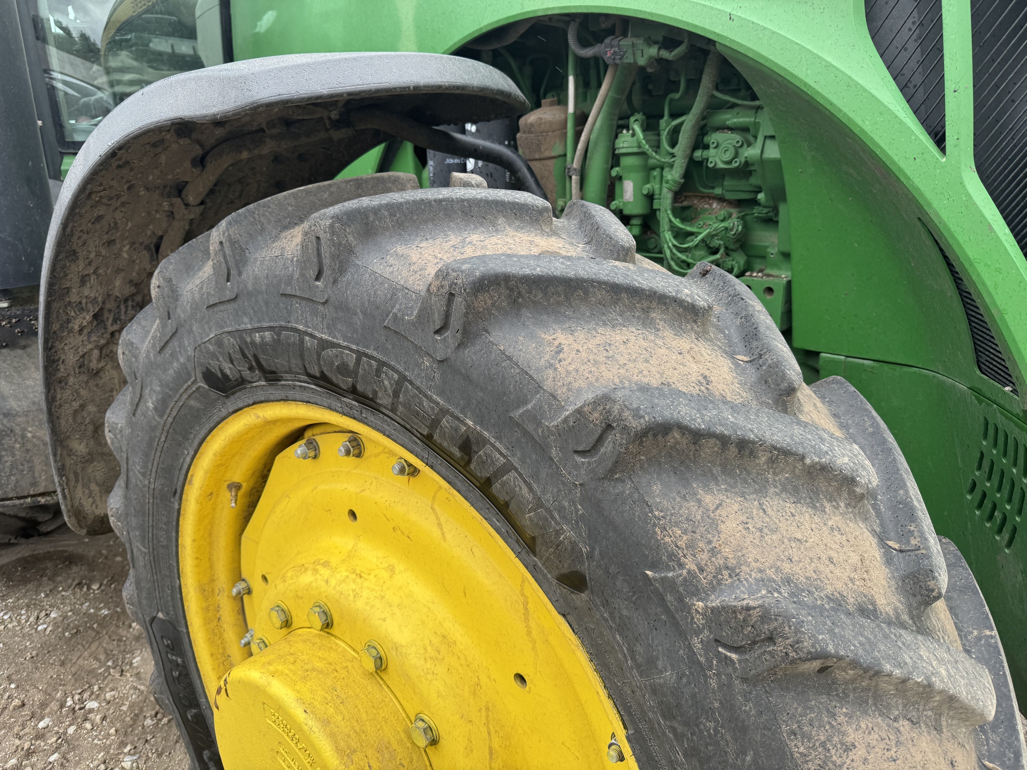  2013 John Deere 8285R at Heritage Tractor in Brimfield, IL