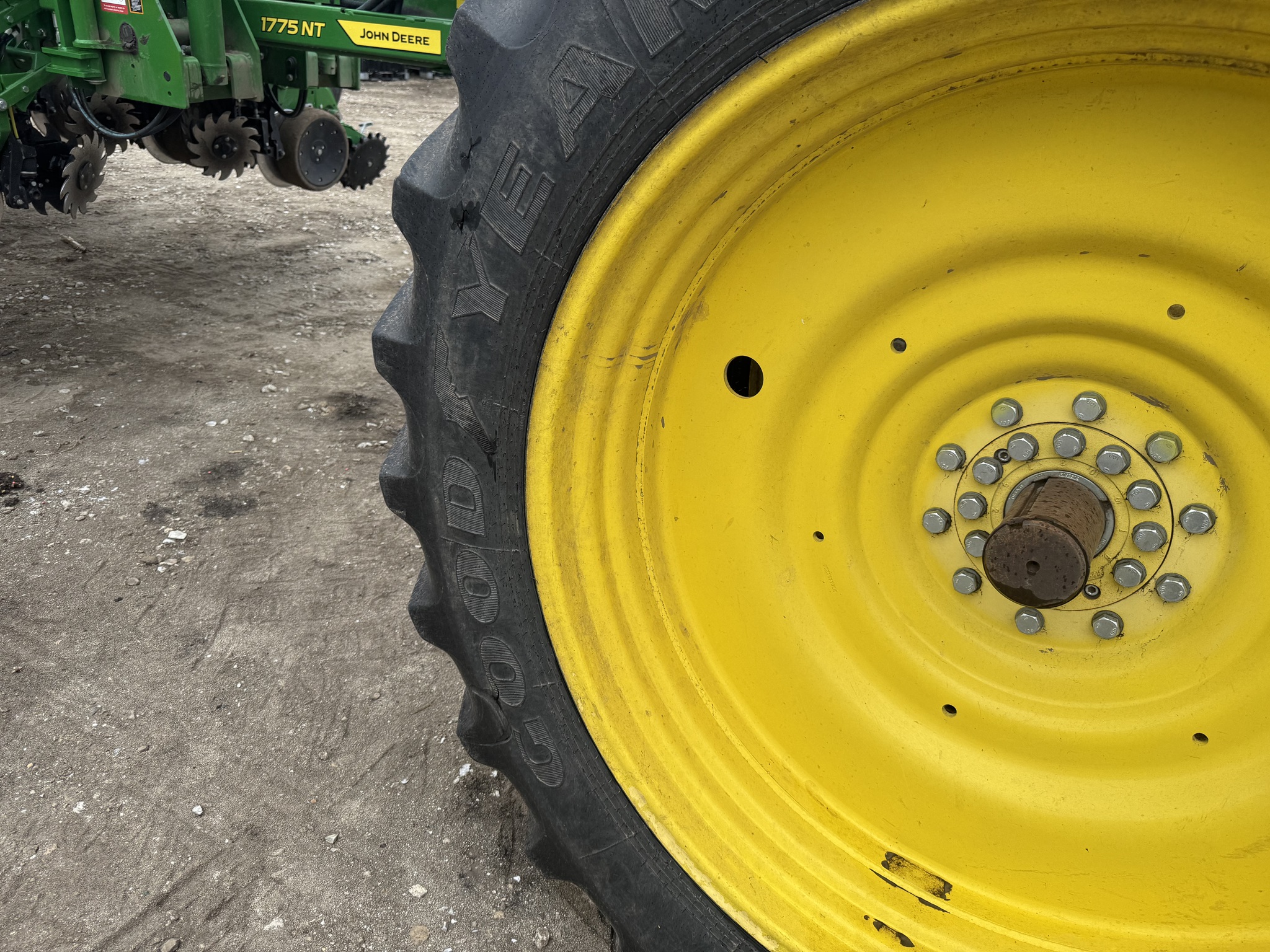 2013 John Deere 8285R at Heritage Tractor in Brimfield, IL