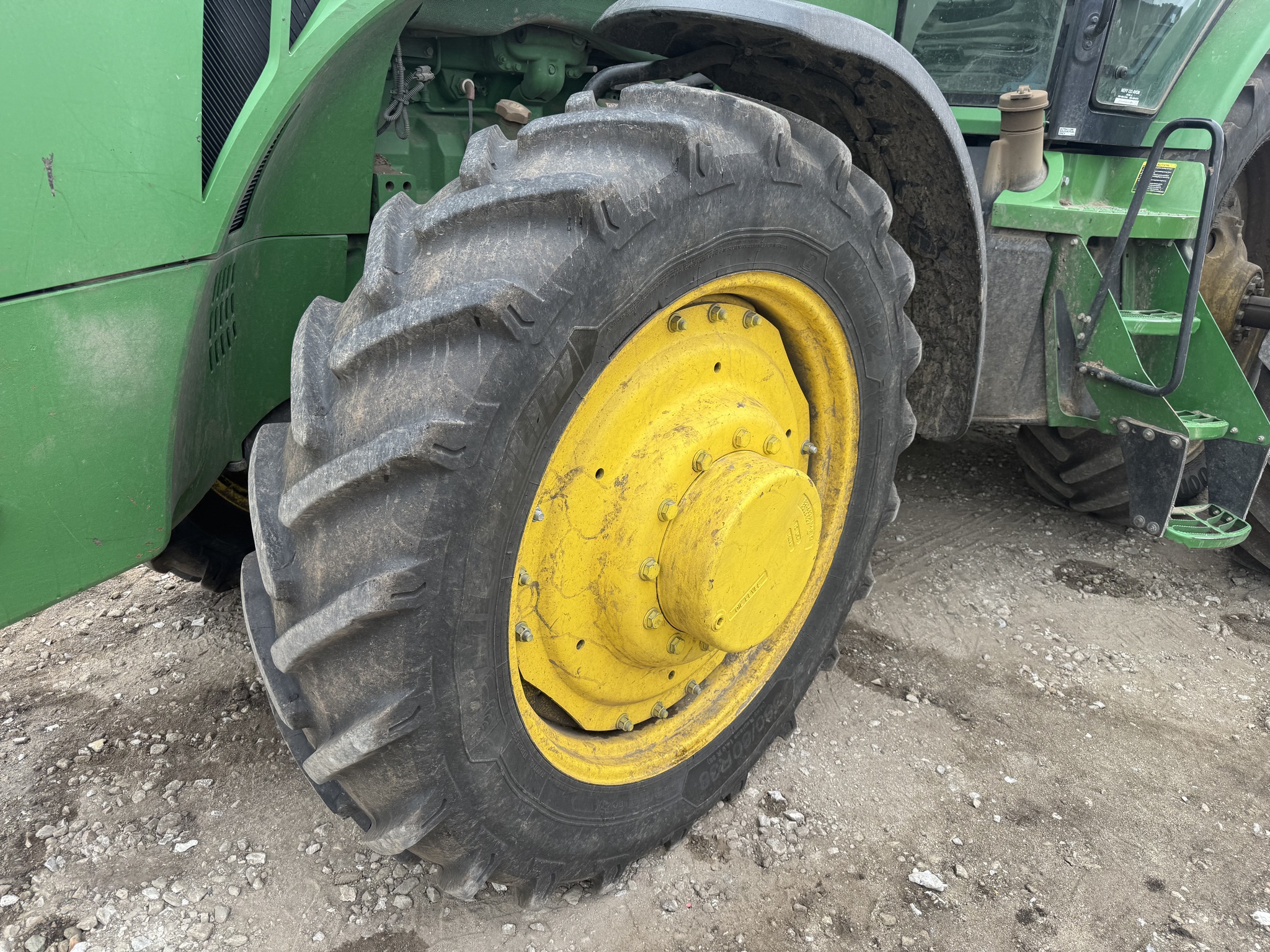  2013 John Deere 8285R at Heritage Tractor in Brimfield, IL