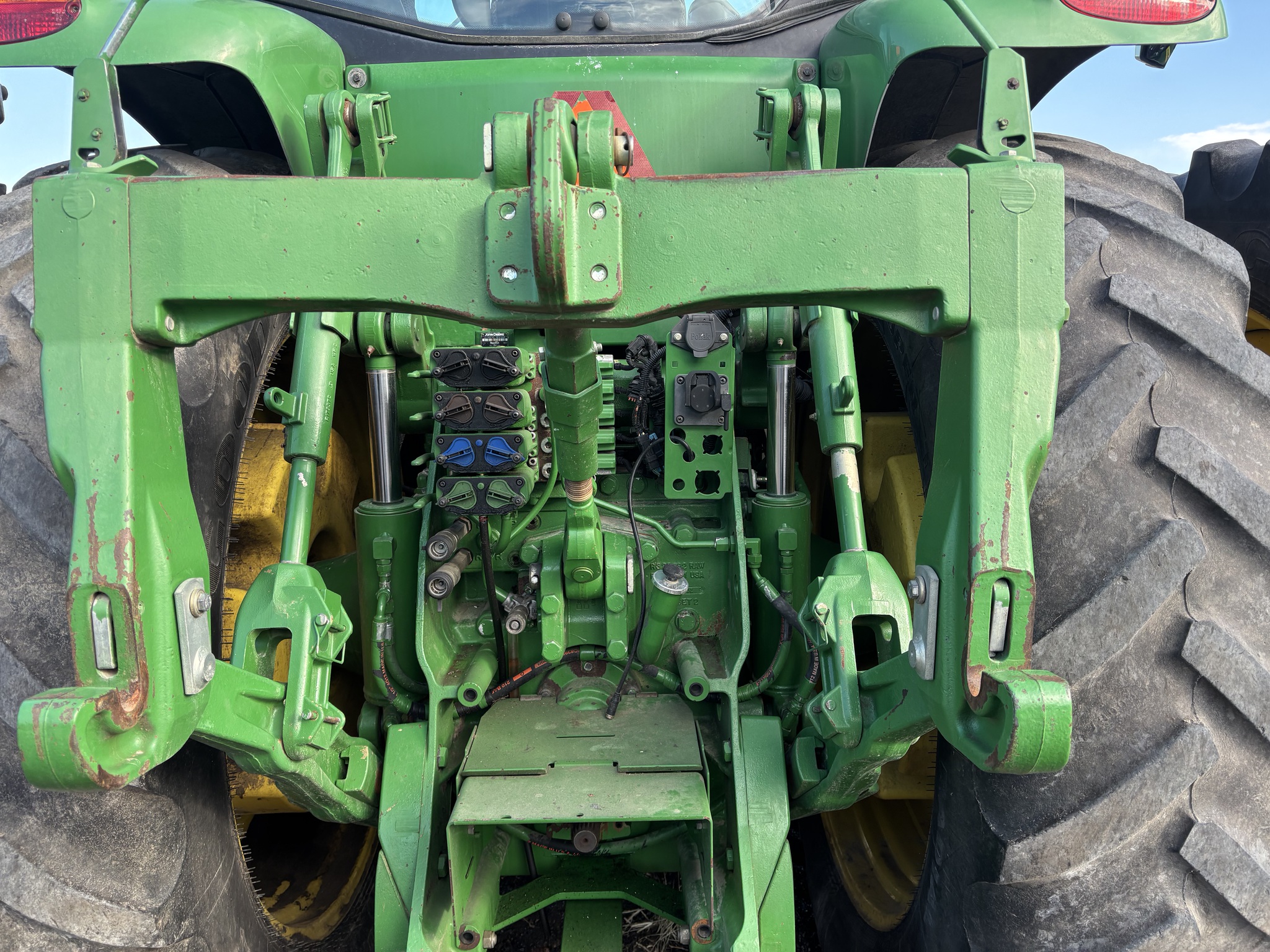  2013 John Deere 8285R at Heritage Tractor in Brimfield, IL
