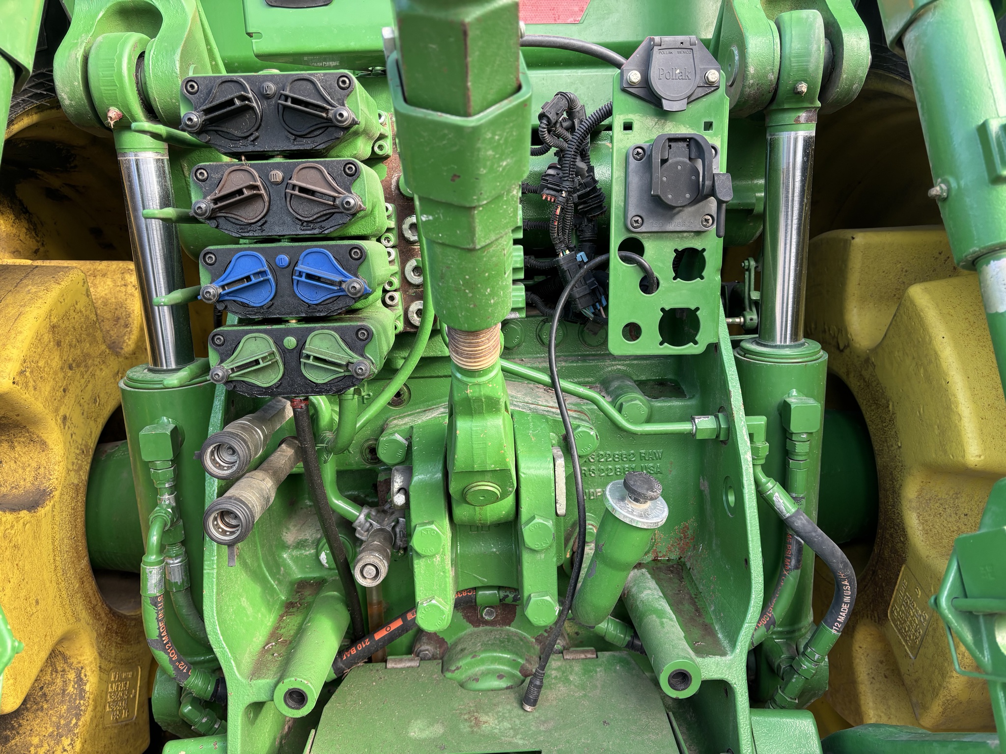  2013 John Deere 8285R at Heritage Tractor in Brimfield, IL