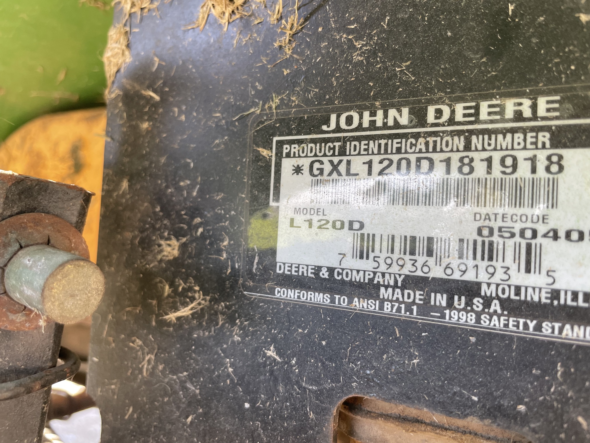 2004 John Deere L120 Image 10