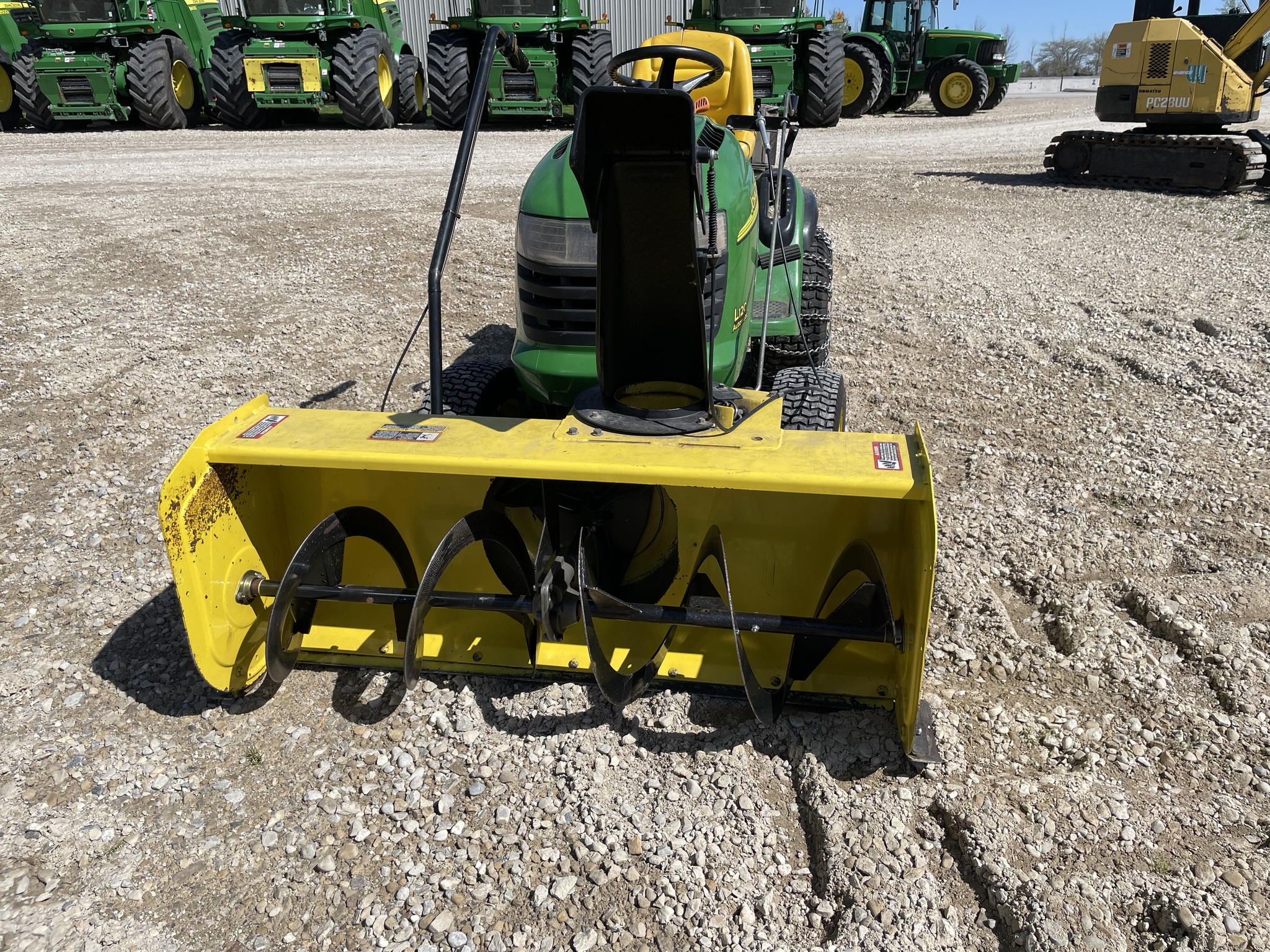2004 John Deere L120 Image 2