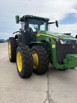 2023 John Deere 8R 370 Image 1