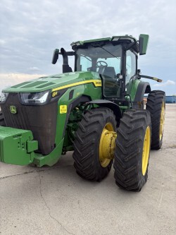 2023 John Deere 8R 370 Image 2