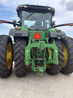 2023 John Deere 8R 370 Image 6
