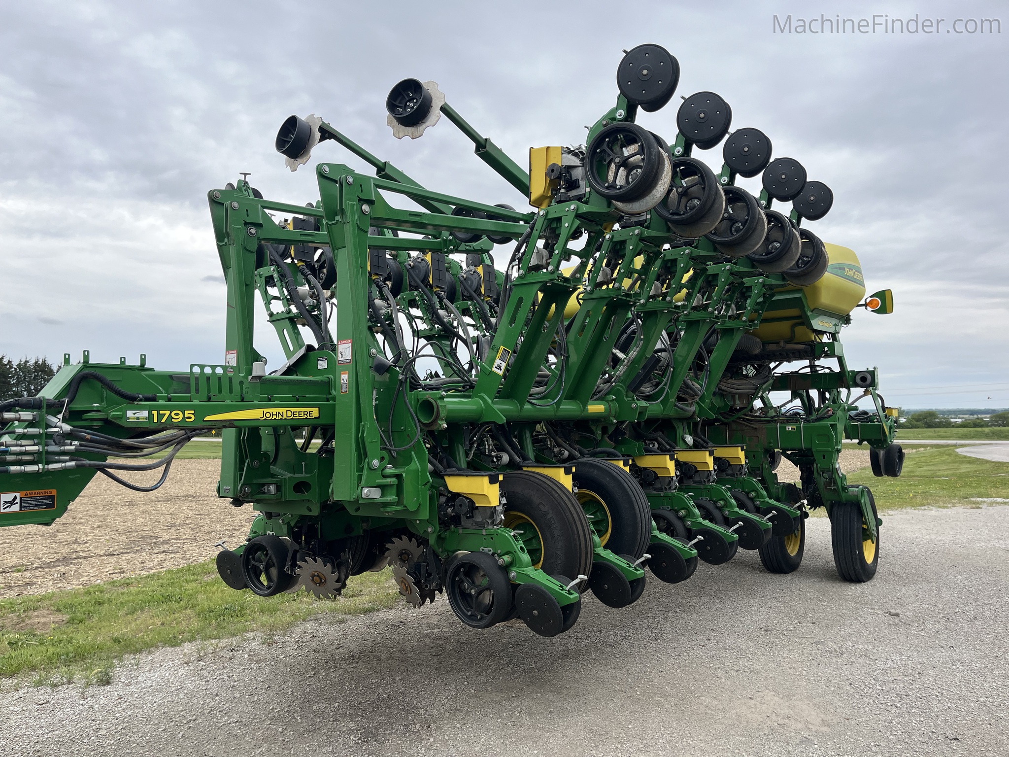 プレデター 2019 John Deere 1795 | Planters: Drawn | MachineFinder