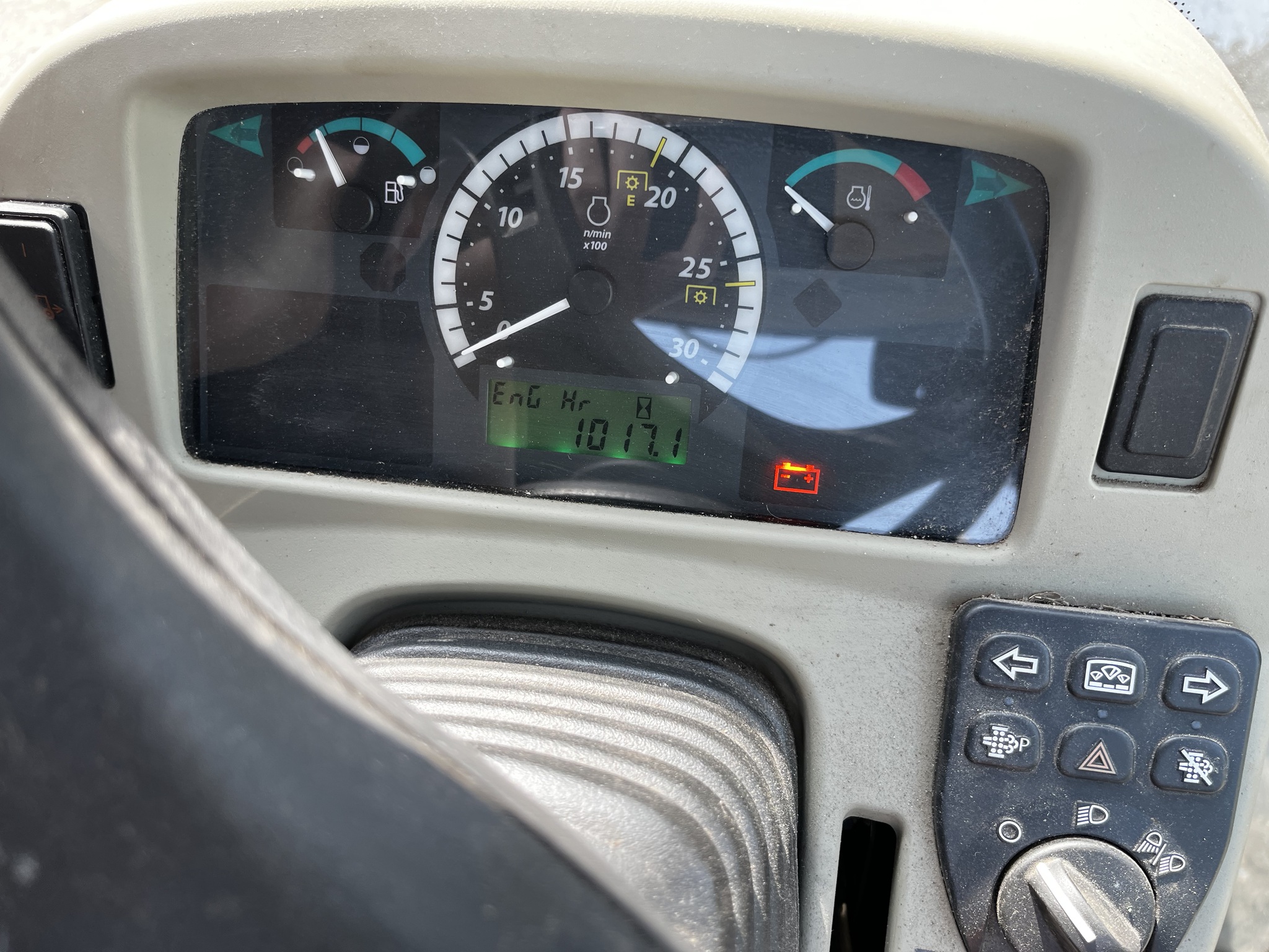 2019 John Deere 4066R Image 11