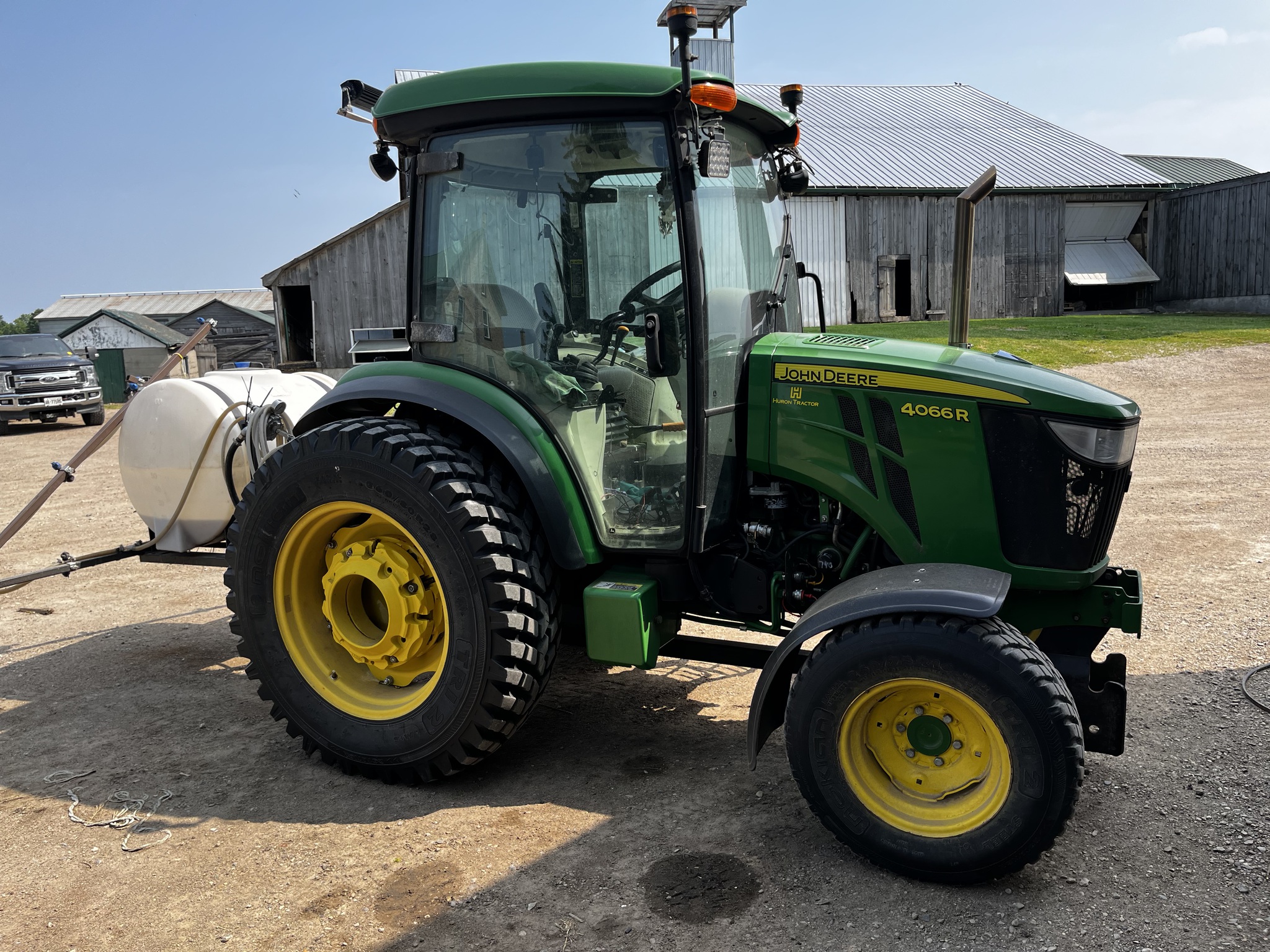 2019 John Deere 4066R Image 2