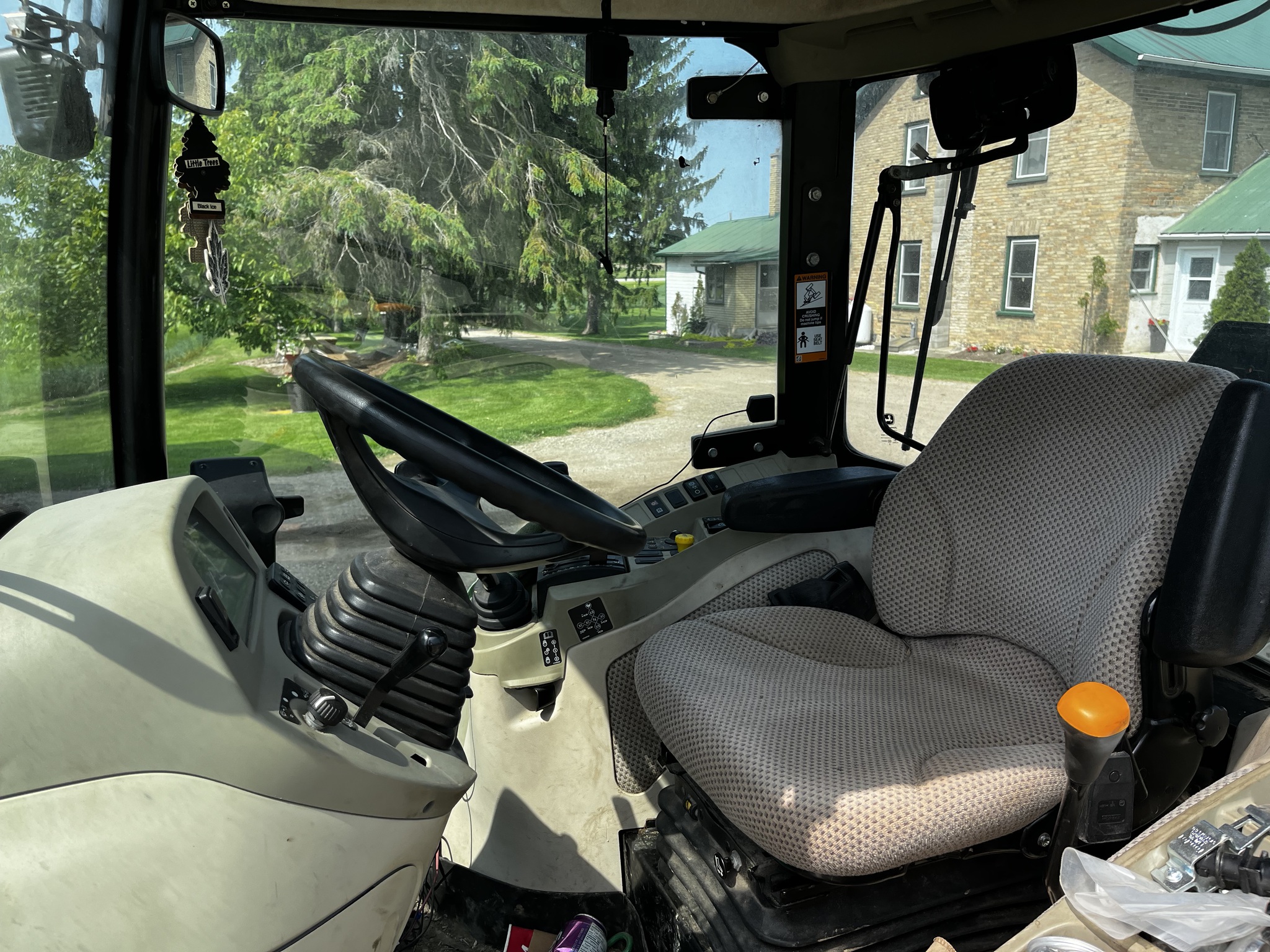 2019 John Deere 4066R Image 12