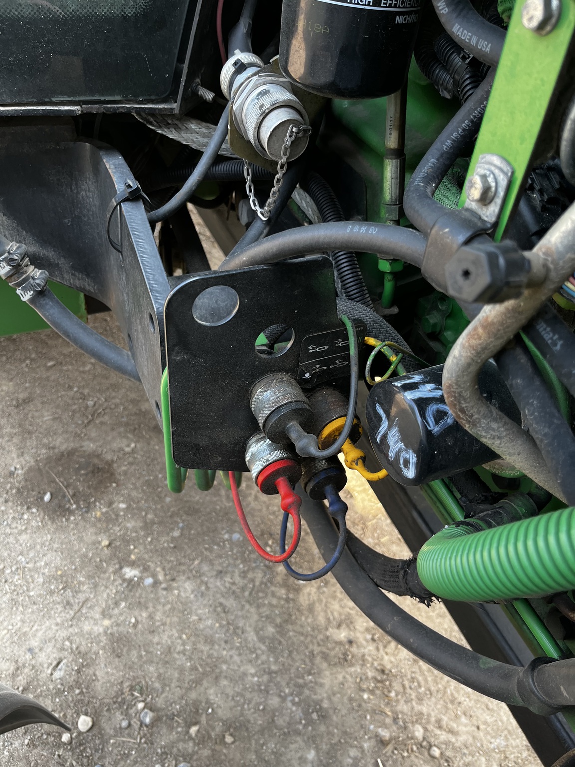 2019 John Deere 4066R Image 6