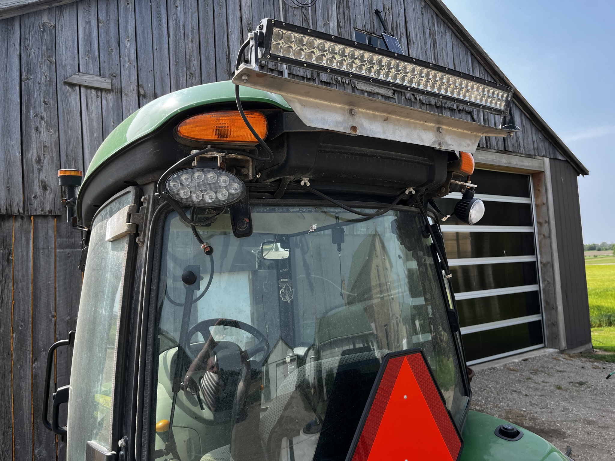 2019 John Deere 4066R Image 9