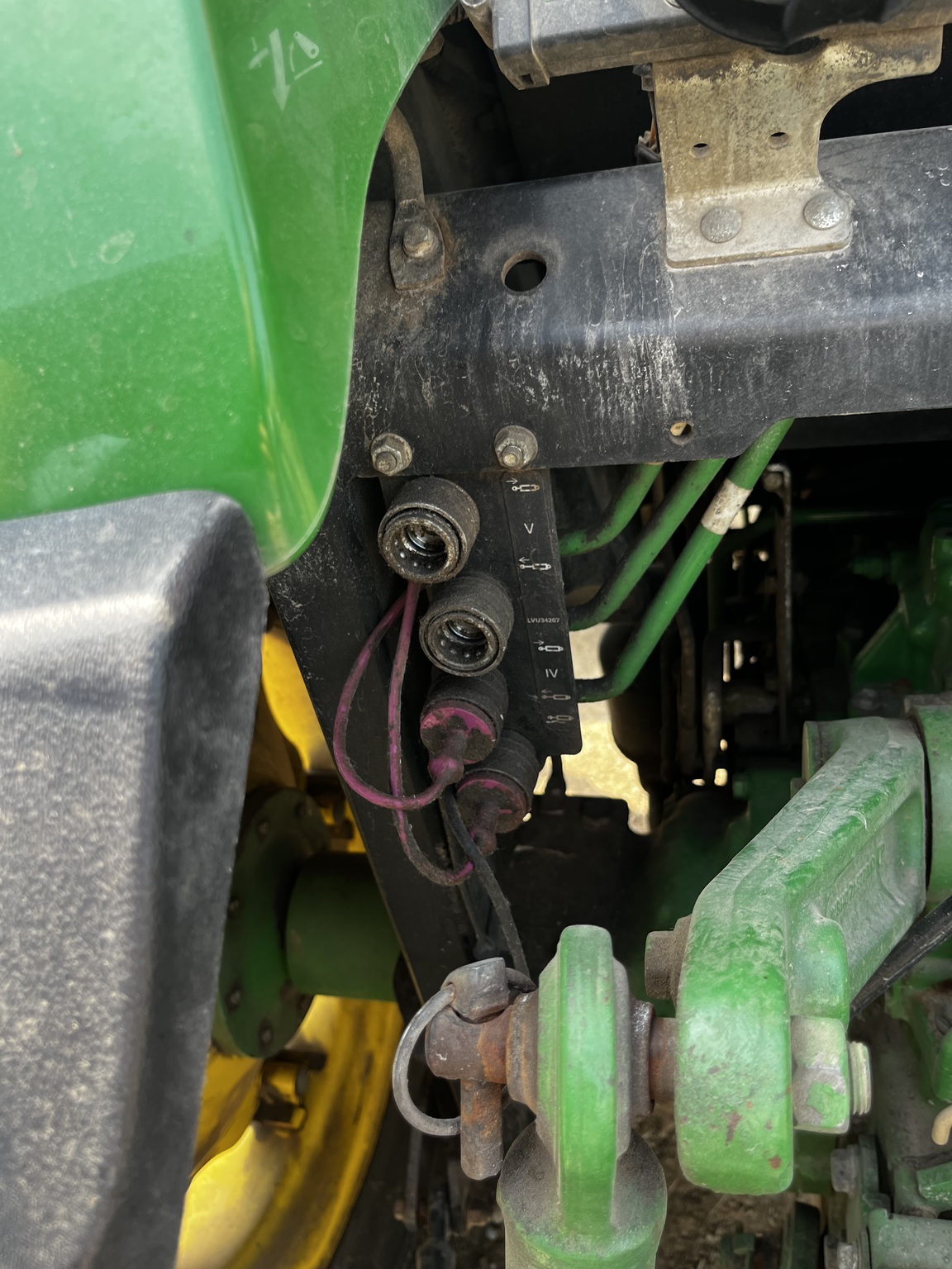 2019 John Deere 4066R Image 5