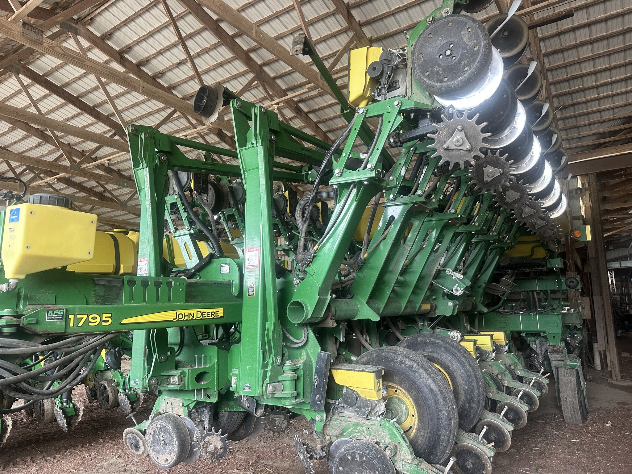 2015 John Deere 1795 Image 2