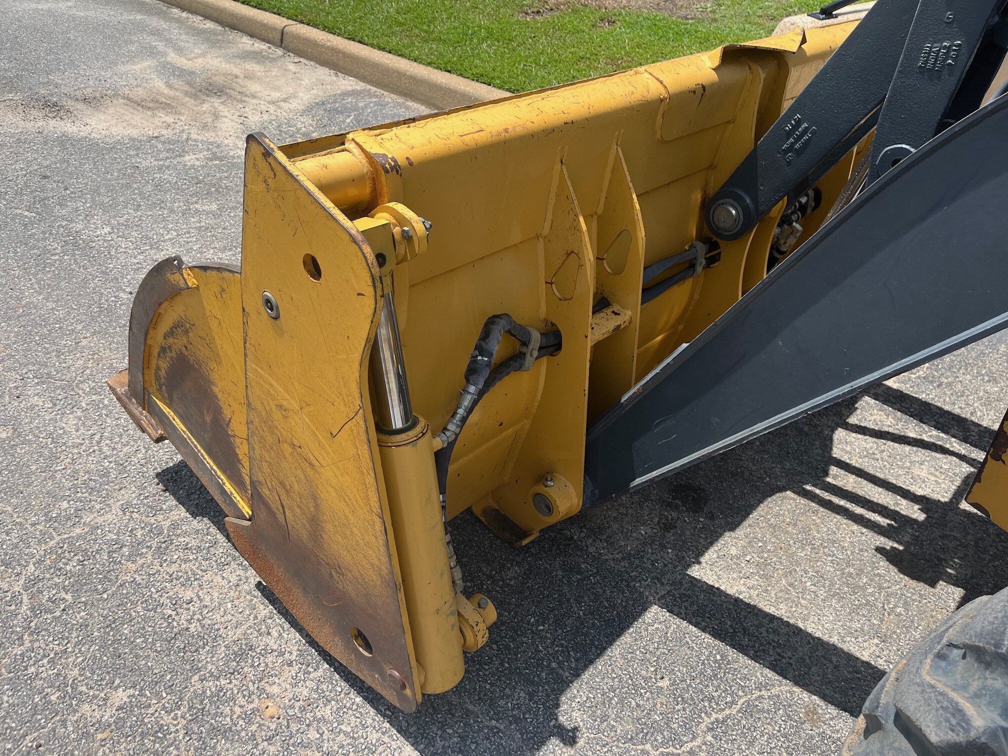 2020 John Deere 410L Image 5