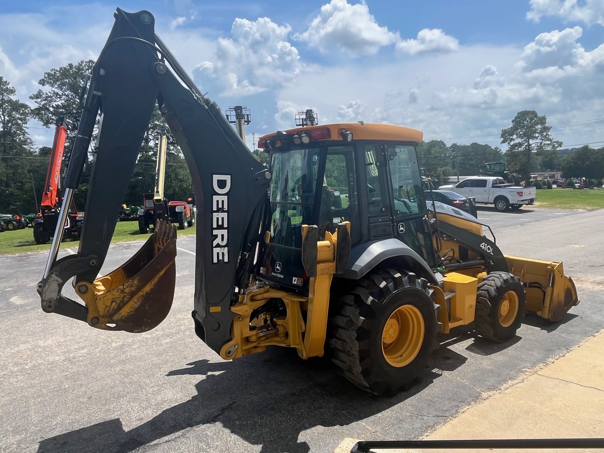 2020 John Deere 410L Image 3