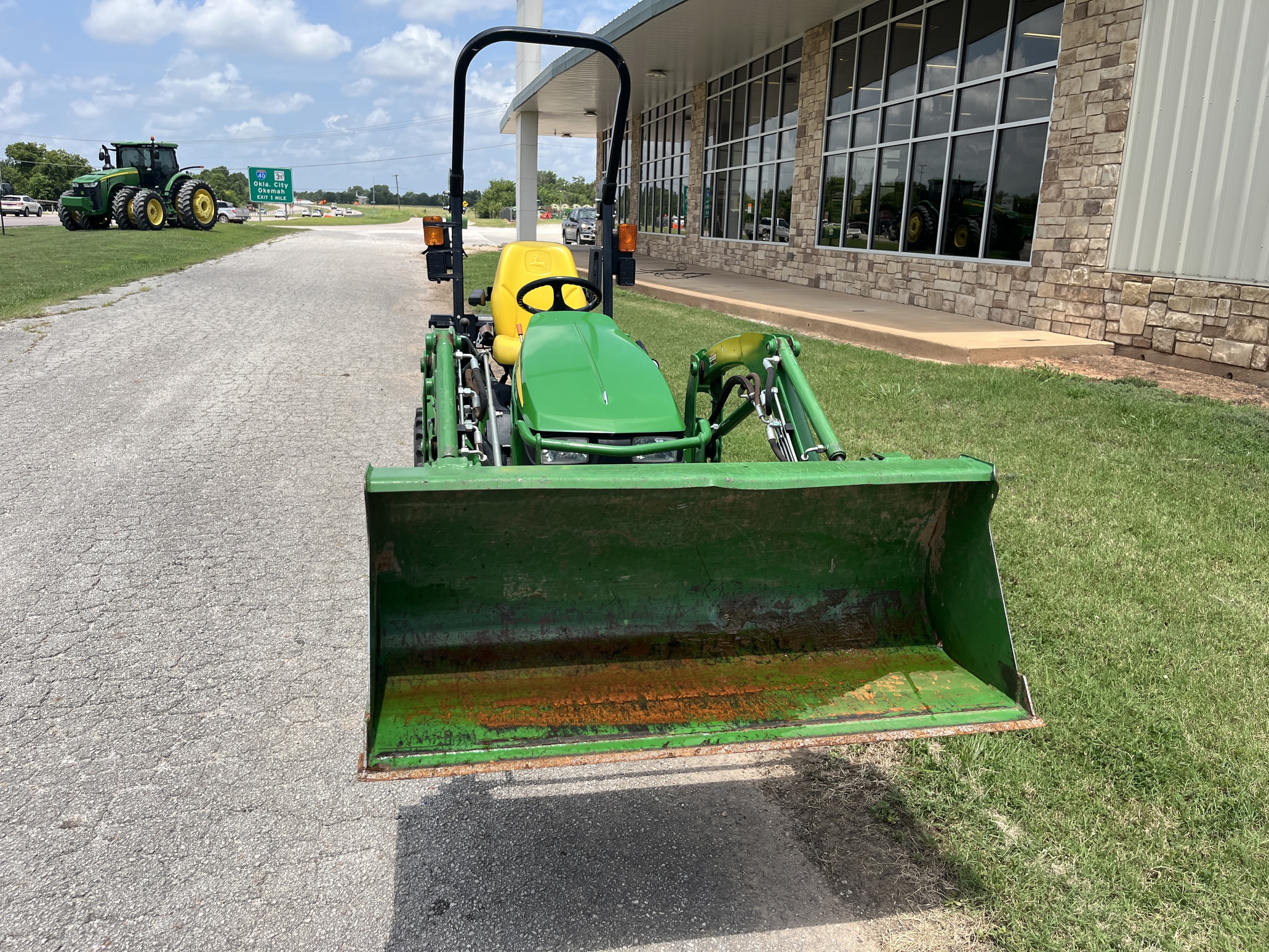 2019 John Deere 1025R Image 4