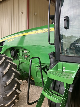 2010 John Deere 8295R Photo 3
