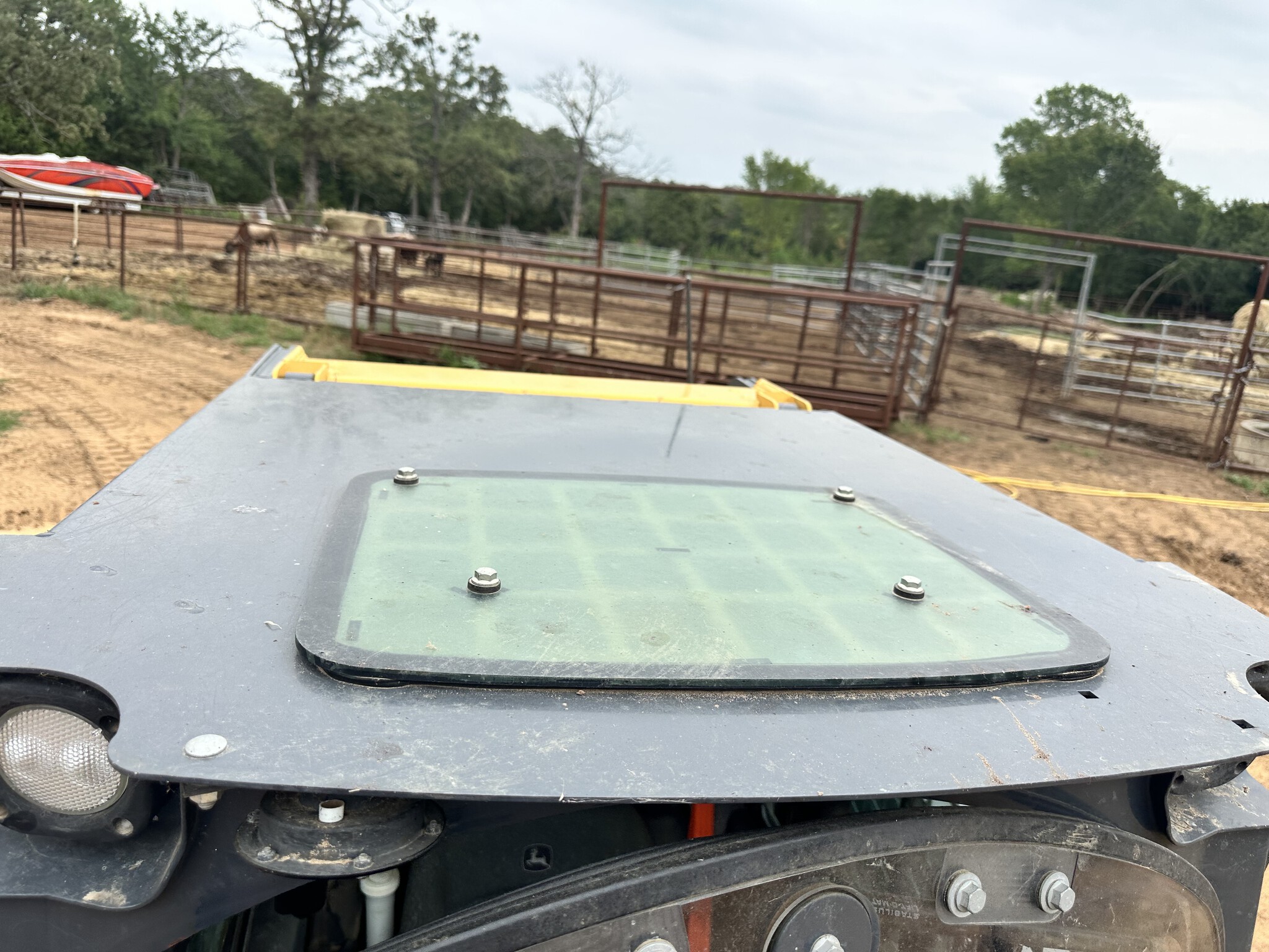2021 John Deere 333G Image 14