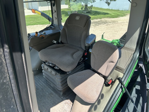 2019 John Deere 8370RT (22nd thumbnail)