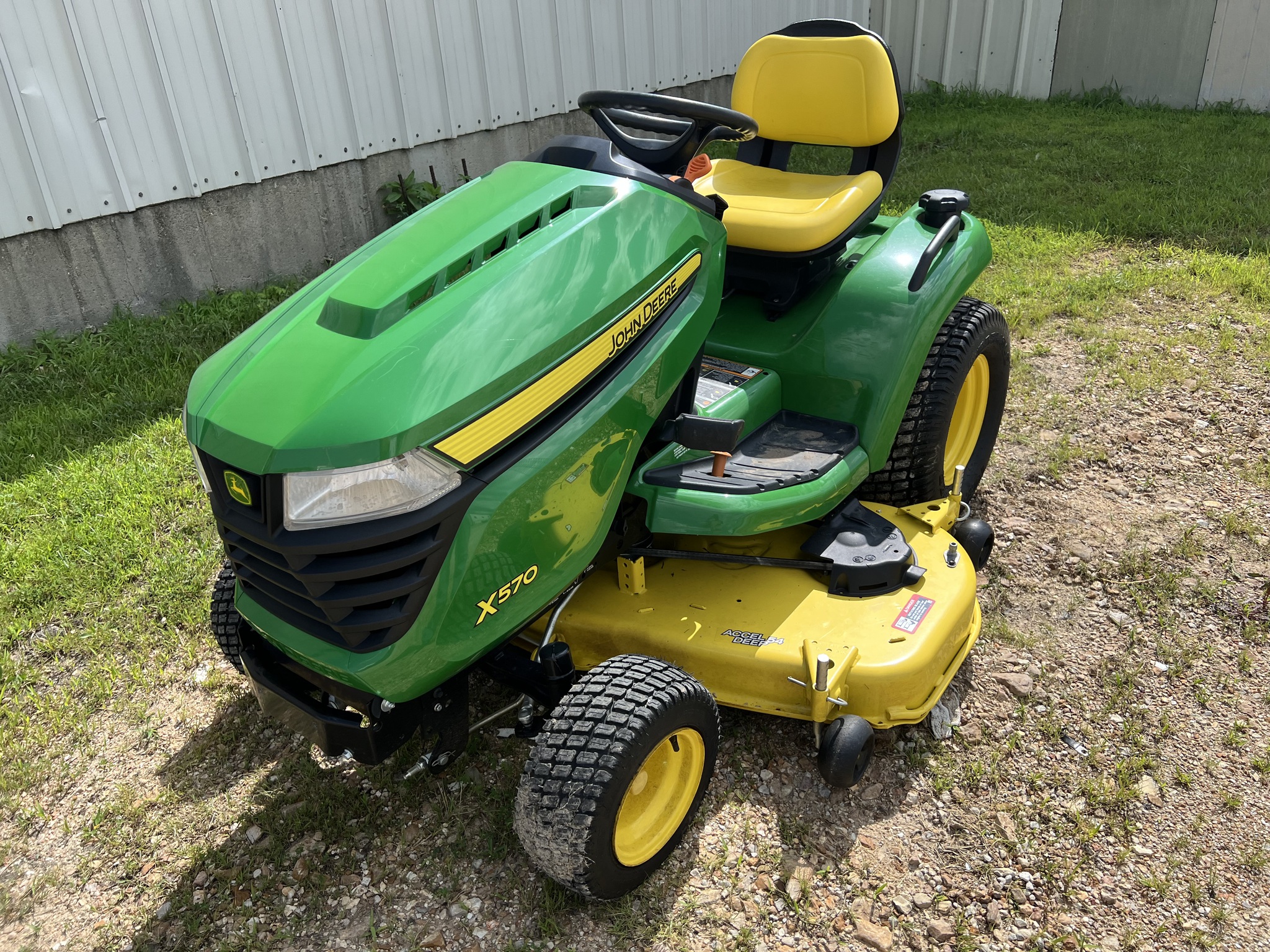  2022 John Deere X570 at Heritage Tractor in Rolla, MO