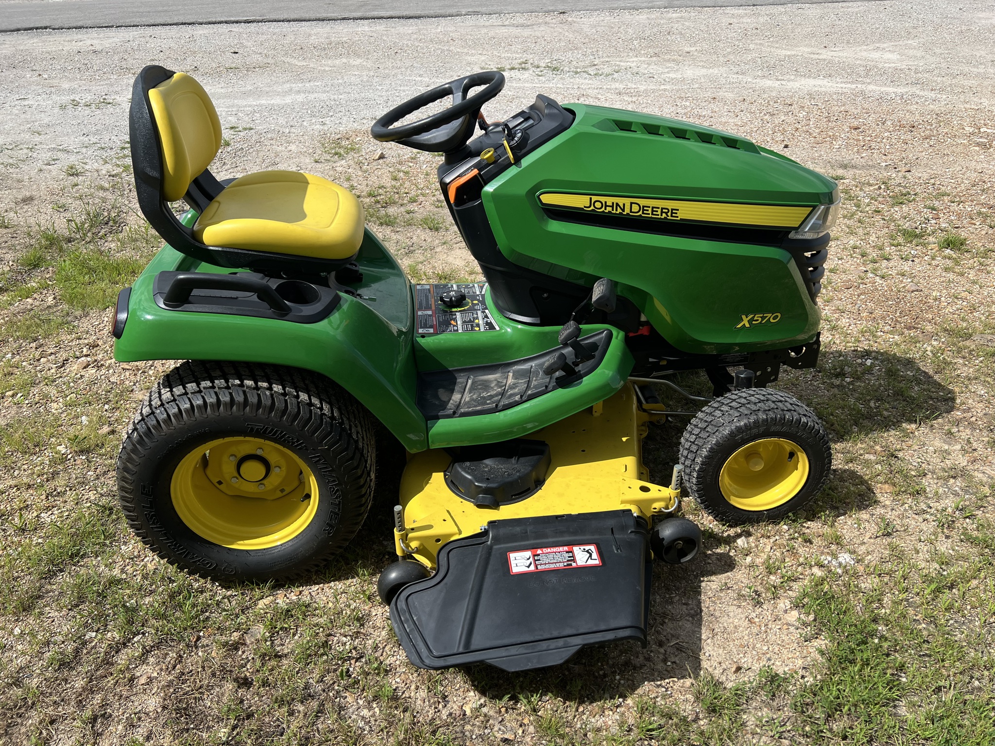  2022 John Deere X570 at Heritage Tractor in Rolla, MO