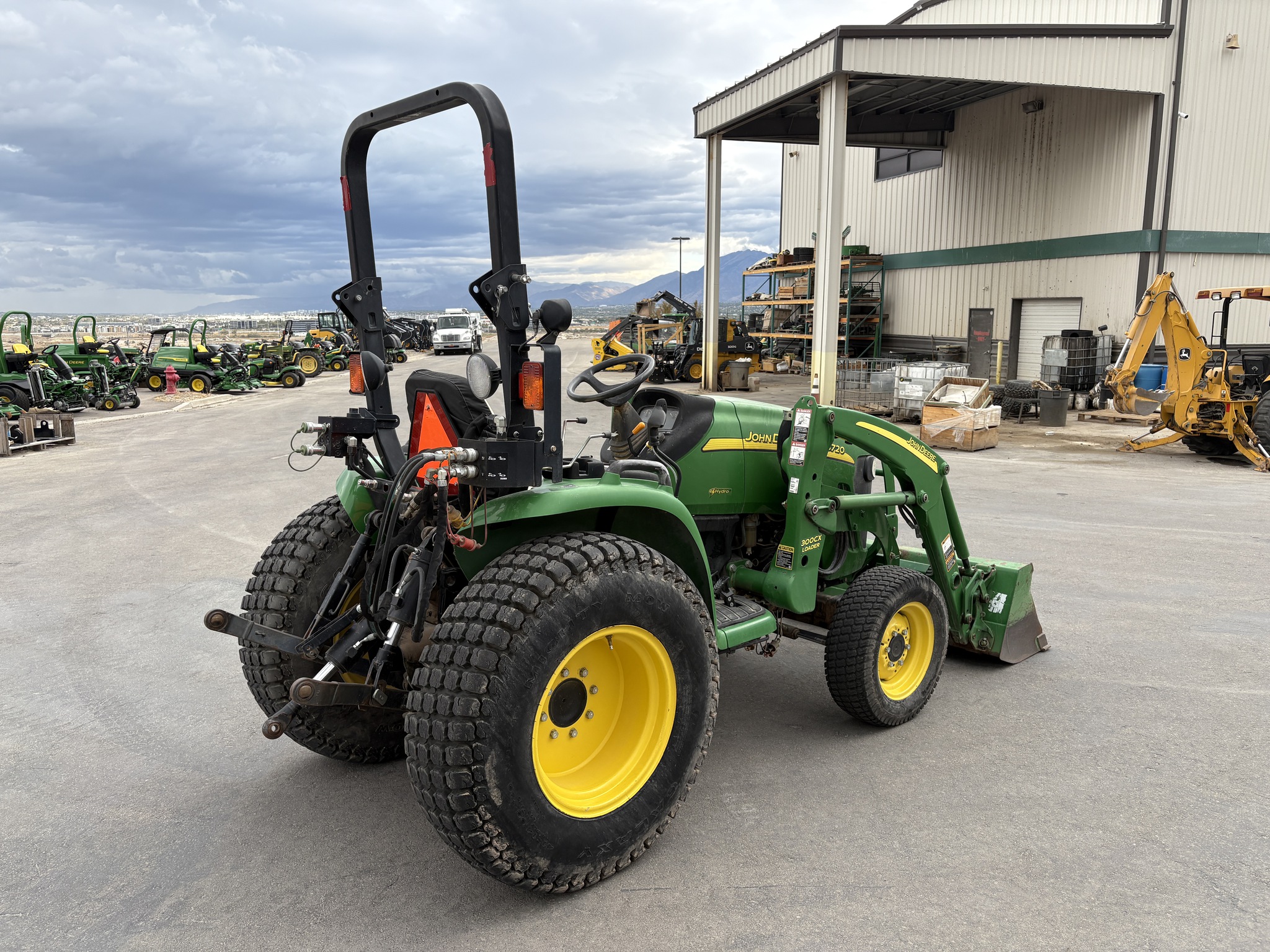 2013 John Deere 3720 Image 6