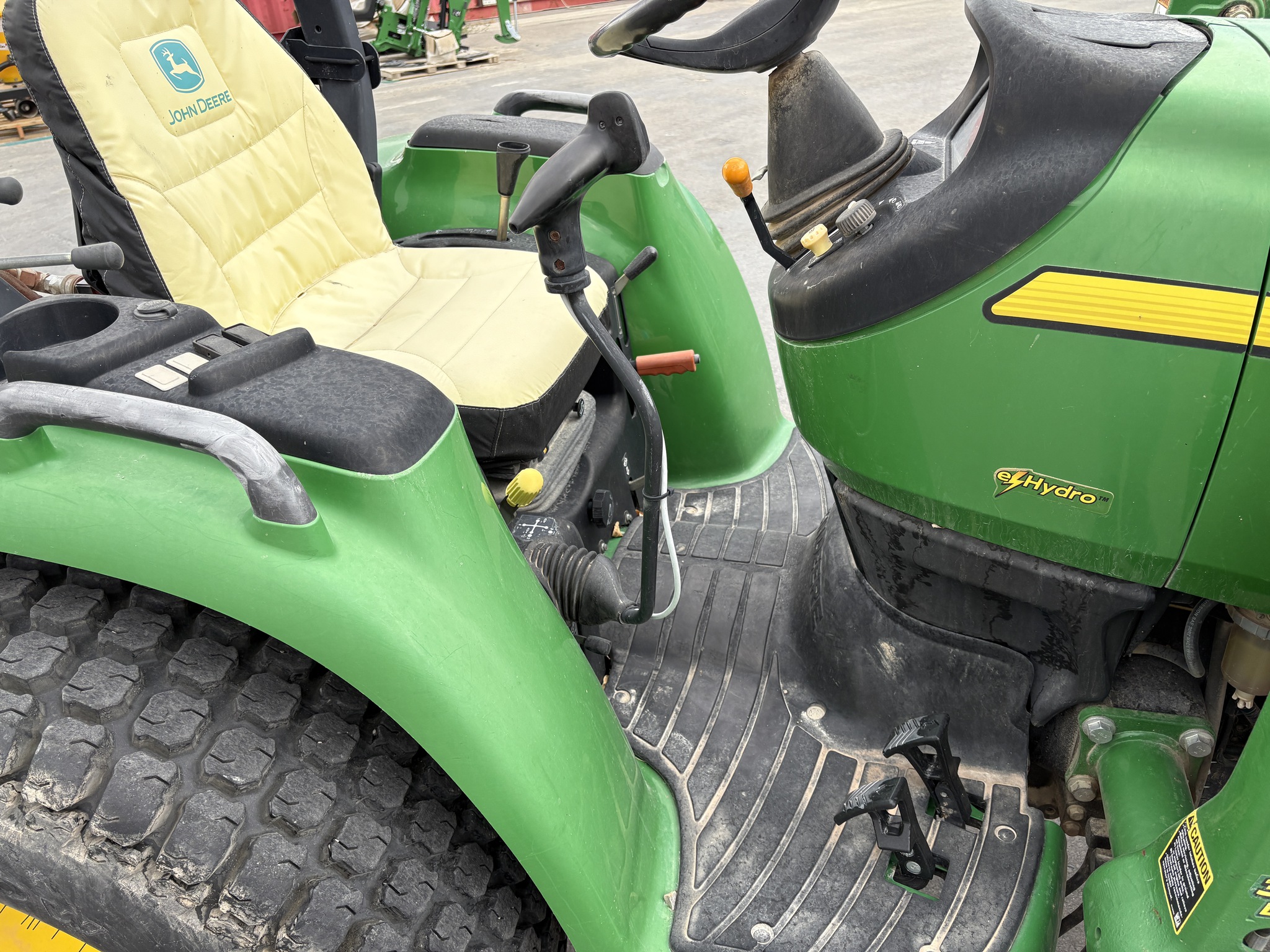 2013 John Deere 3720 Image 21