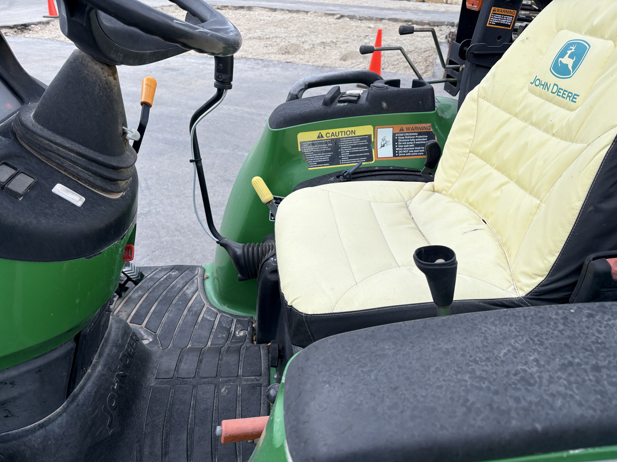 2013 John Deere 3720 Image 24