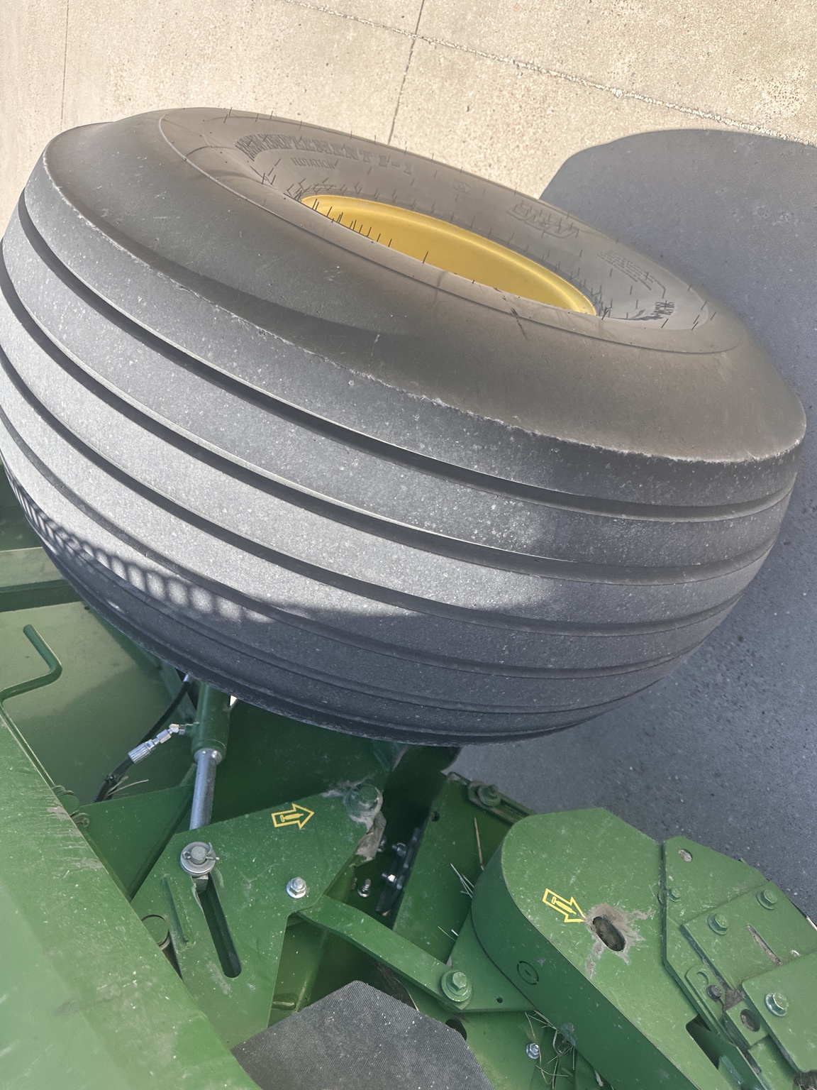 2022 John Deere 460M Image 24