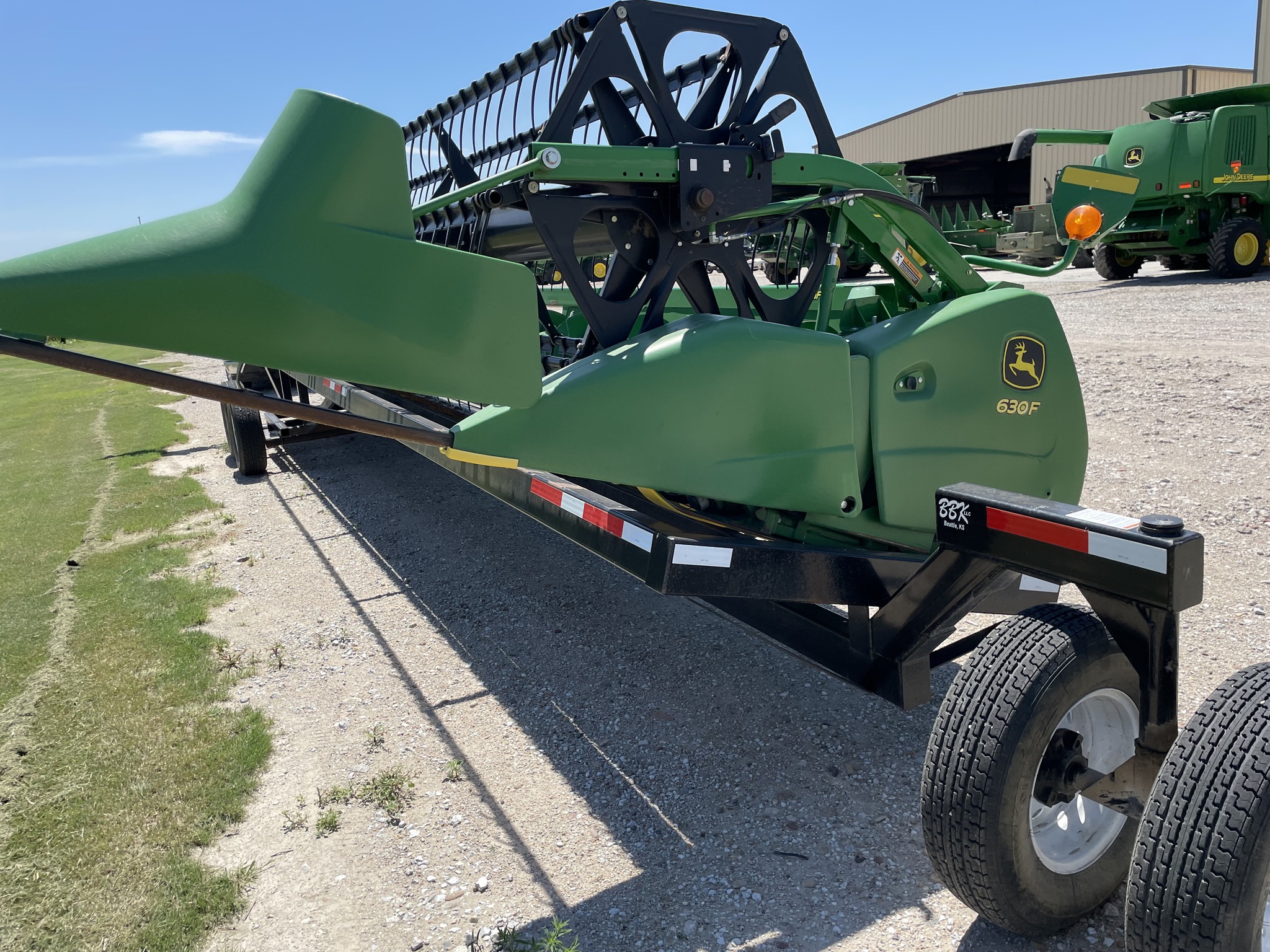 2013 John Deere 630F Image 4