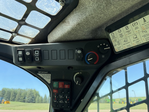 2020 John Deere 332G - Photo22