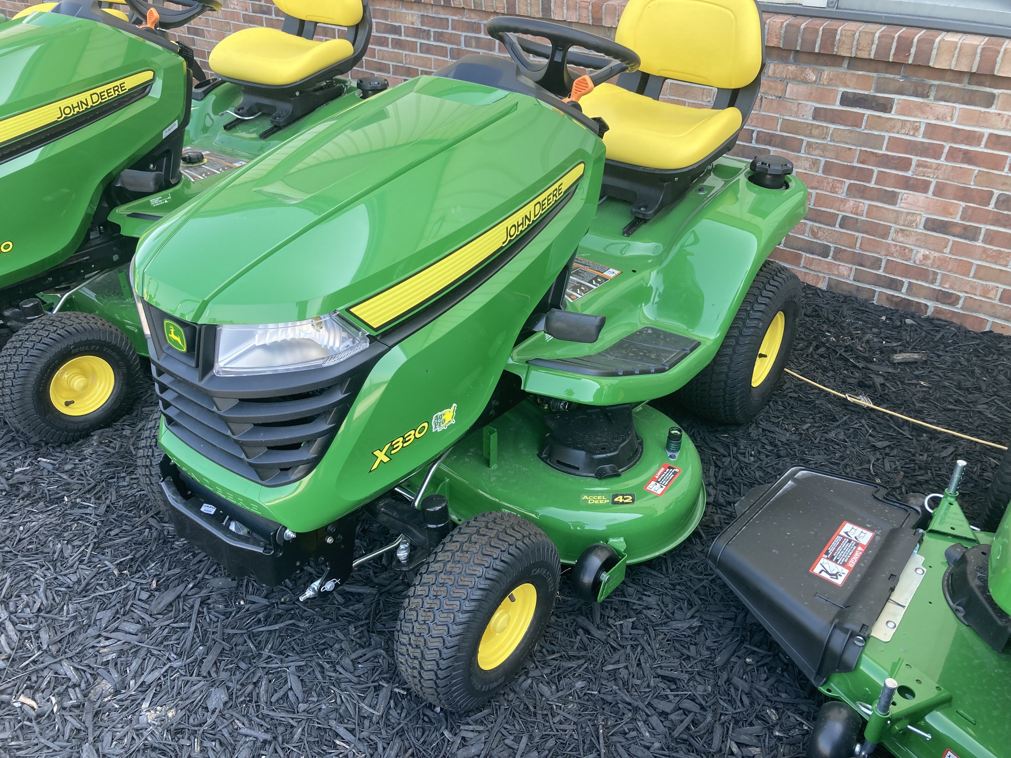 2025 John Deere x330 Image 2