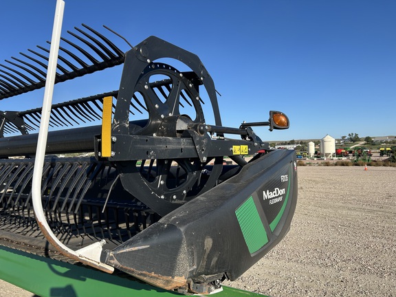 2019 MacDon FD135 (4th thumbnail)