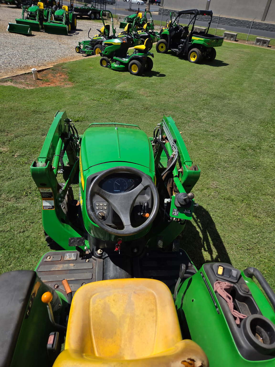 2020 John Deere 3038E Image 8
